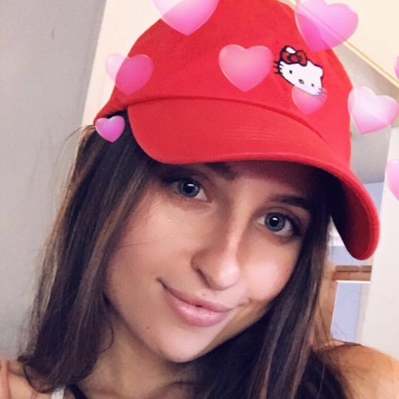 Meet your Posher, Kelley - Picture 1 of 1